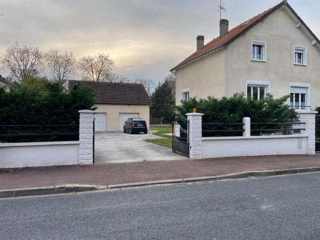 Maison 8 pièces 215 m²