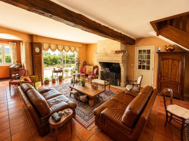 Maison 8 pièces 215 m²