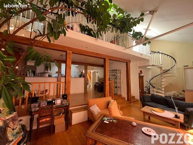 Maison 8 pièces 215 m²
