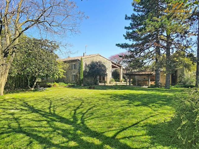 Maison 8 pièces 215 m²