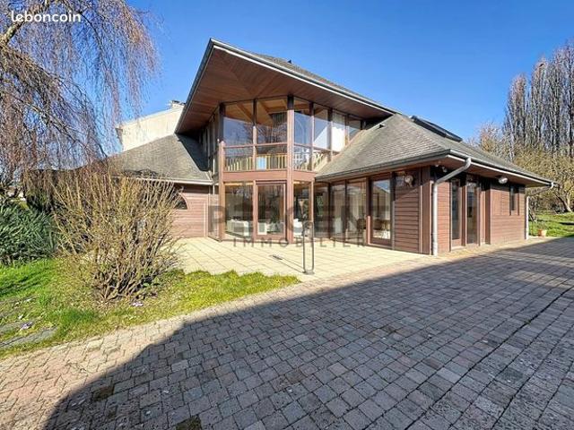 Maison 8 pièces 215 m²