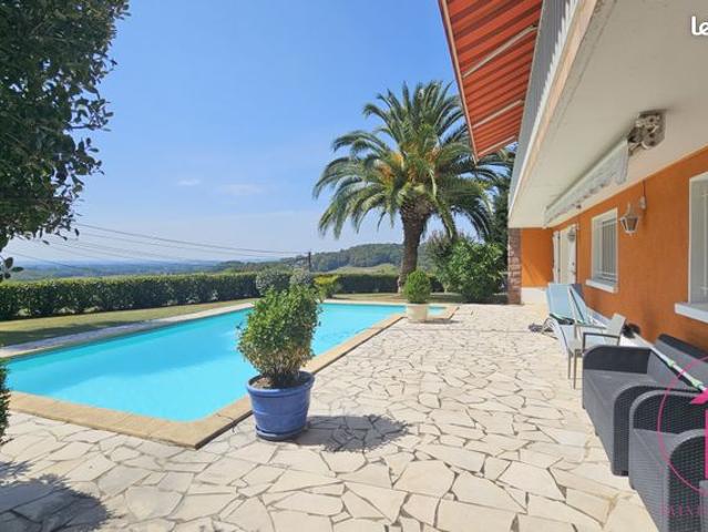 Maison 8 pièces 215 m²