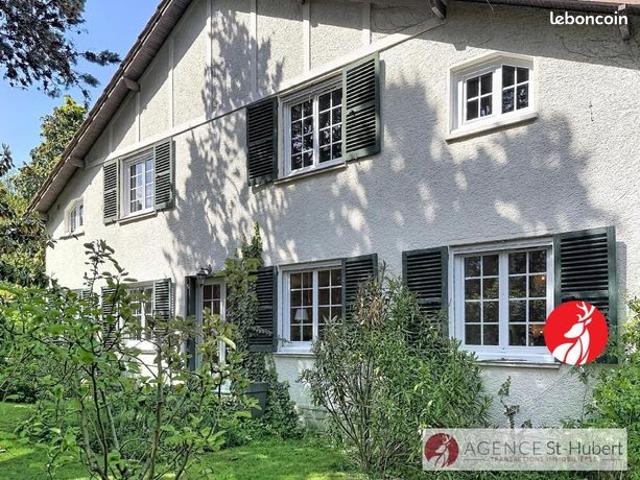 Maison 8 pièces 215 m²