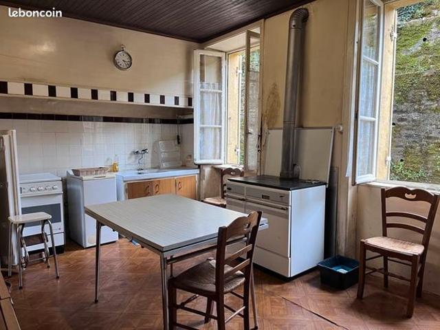 Maison 8 pièces 215 m²