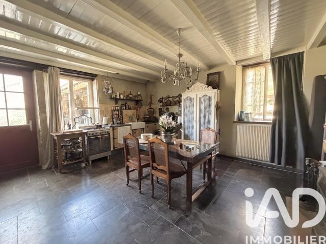 Maison 8 pièces 216 m²