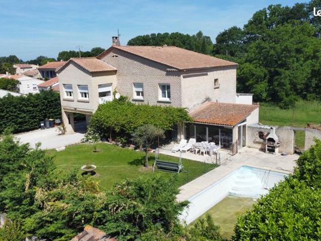 Maison 8 pièces 216 m²