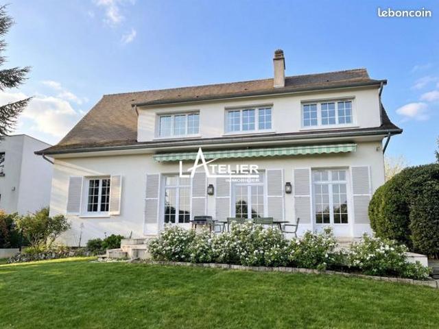 Maison 8 pièces 205 m²