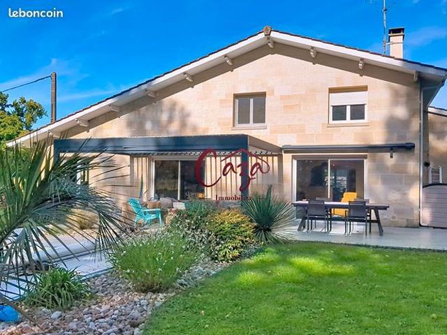 Maison 8 pièces 216 m²