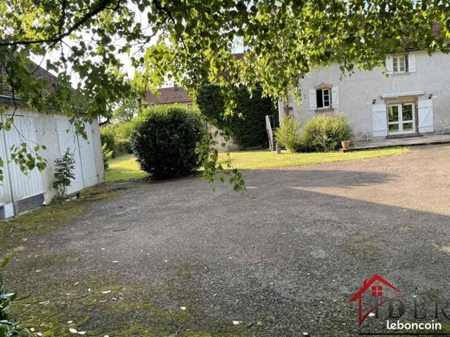 Maison 8 pièces 216 m²