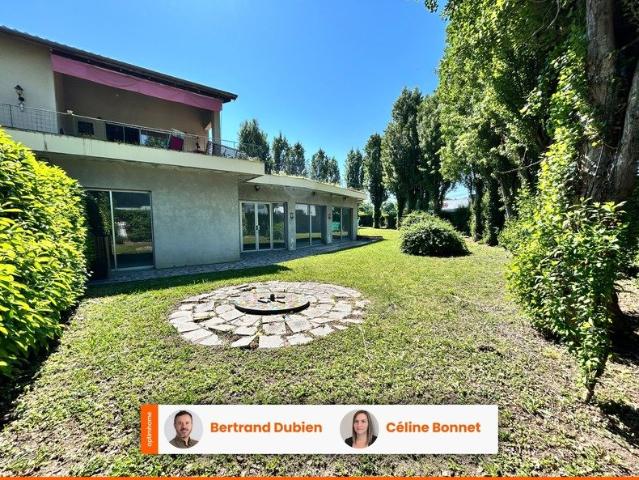 Maison 8 pièces 216 m²