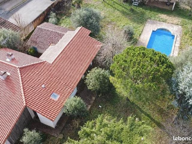 Maison 8 pièces 216 m²