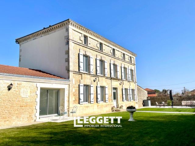 Maison 8 pièces 216 m²