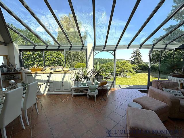 Maison 8 pièces 216 m²