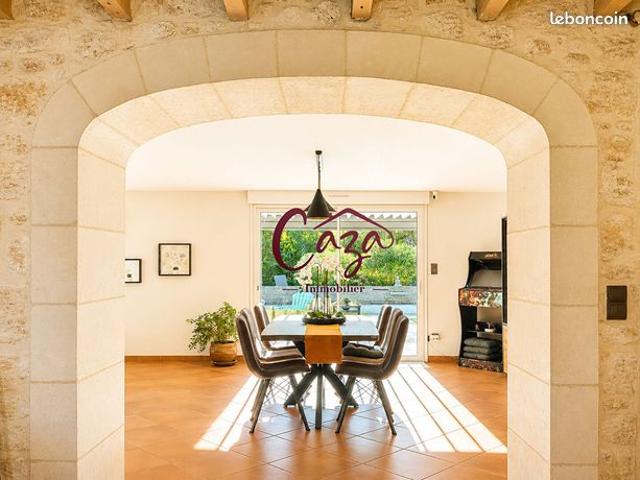 Maison 8 pièces 216 m²
