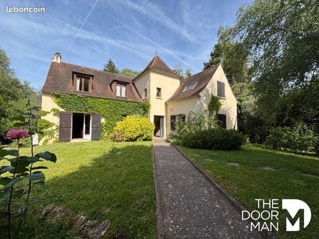 Maison 8 pièces 216 m²