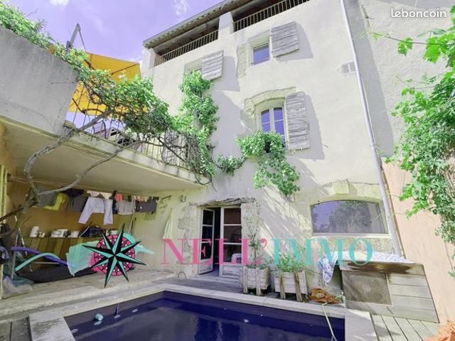 Maison 8 pièces 216 m²