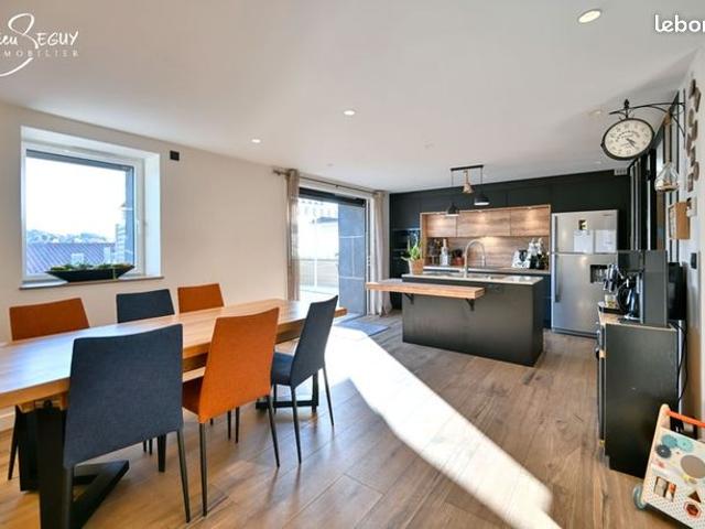 Maison 8 pièces 216 m²