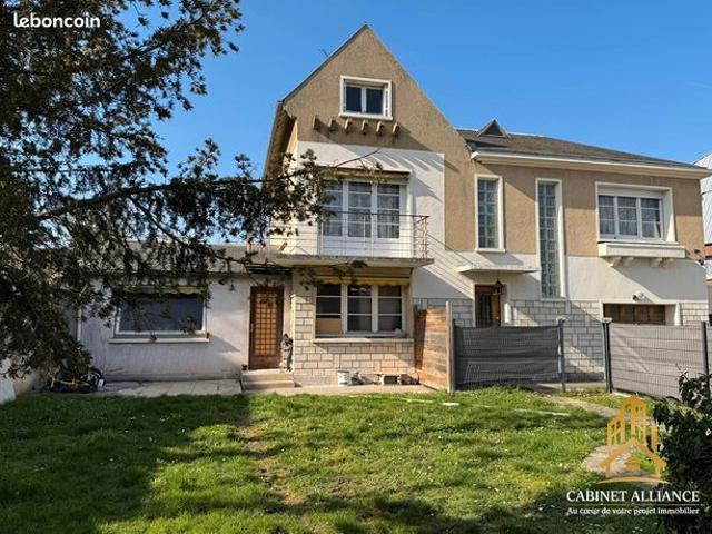 Maison 8 pièces 216 m²