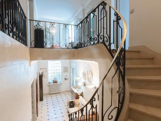 Maison 8 pièces 216 m²