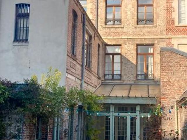 Maison 8 pièces 216 m²