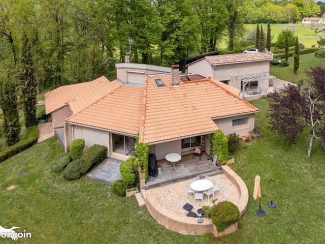 Maison 8 pièces 216 m²