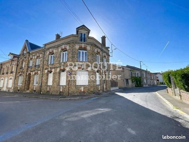 Maison 8 pièces 216 m²