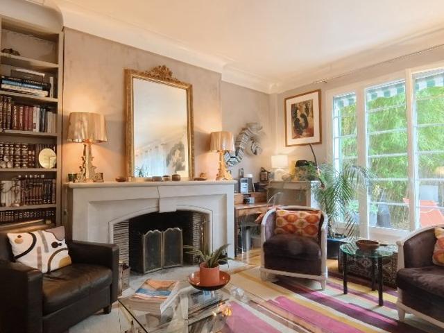 Maison 8 pièces 216 m²