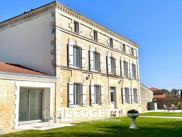 Maison 8 pièces 216 m²