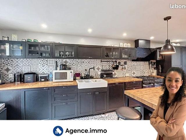 Maison 8 pièces 217 m²