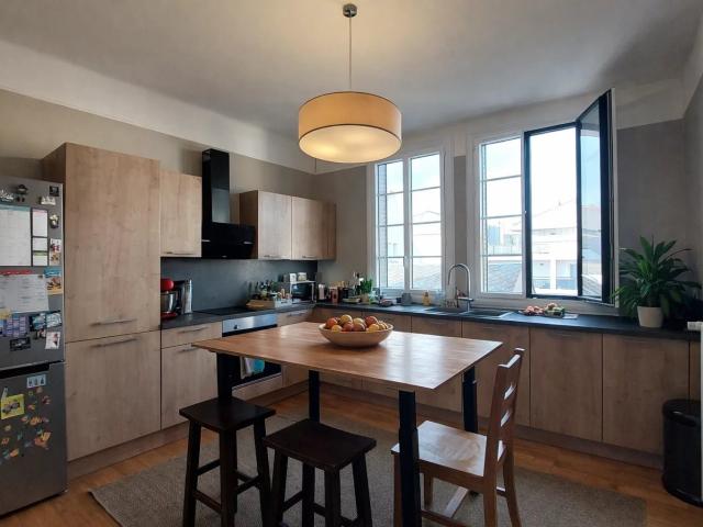 Maison 8 pièces 217 m²