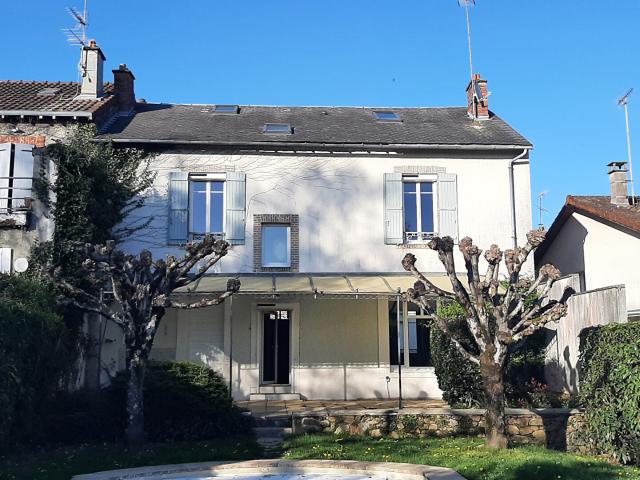 Maison 8 pièces 217 m²