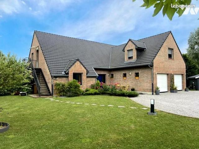 Maison 8 pièces 217 m²