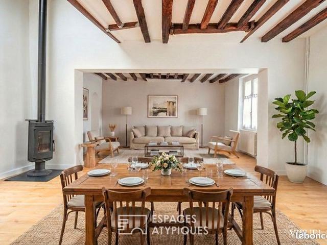 Maison 8 pièces 217 m²