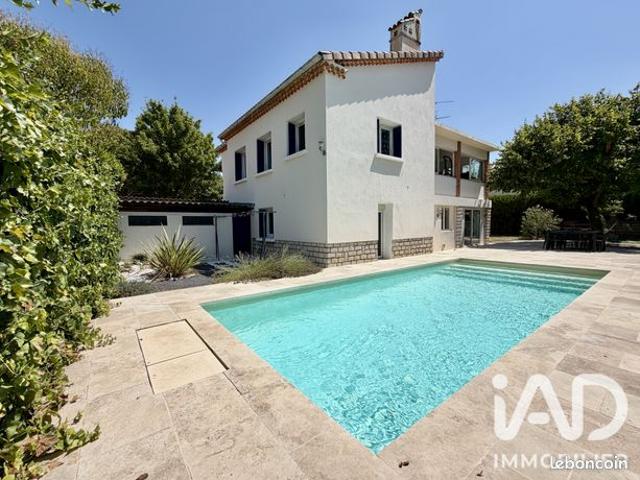 Maison 8 pièces 217 m²