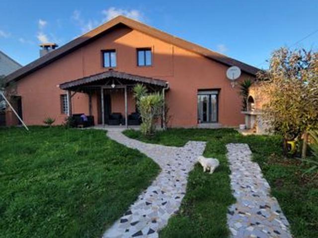Maison 8 pièces 217 m²