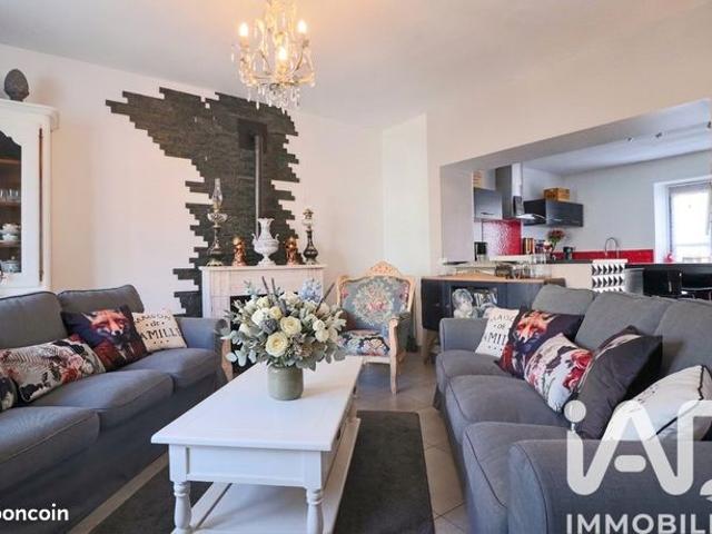 Maison 8 pièces 217 m²