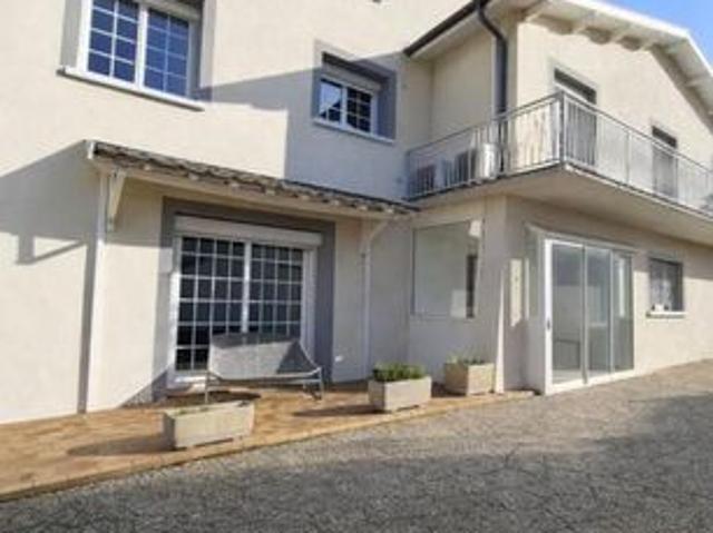 Maison 8 pièces 217 m²