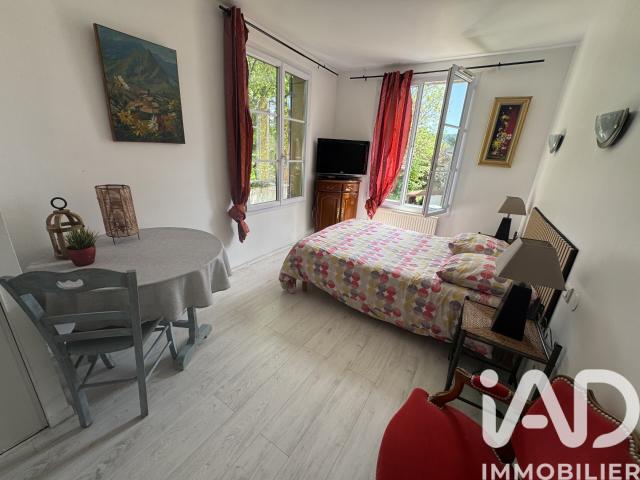 Maison 8 pièces 217 m²