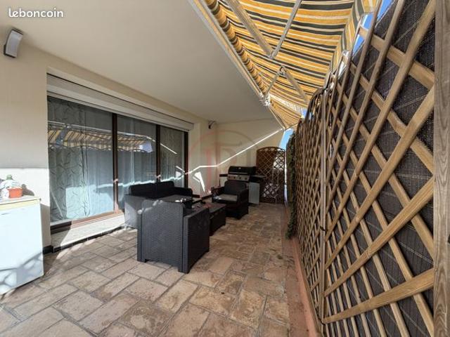 Maison 8 pièces 217 m²
