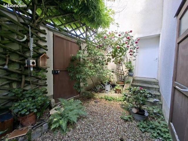 Maison 8 pièces 217 m²