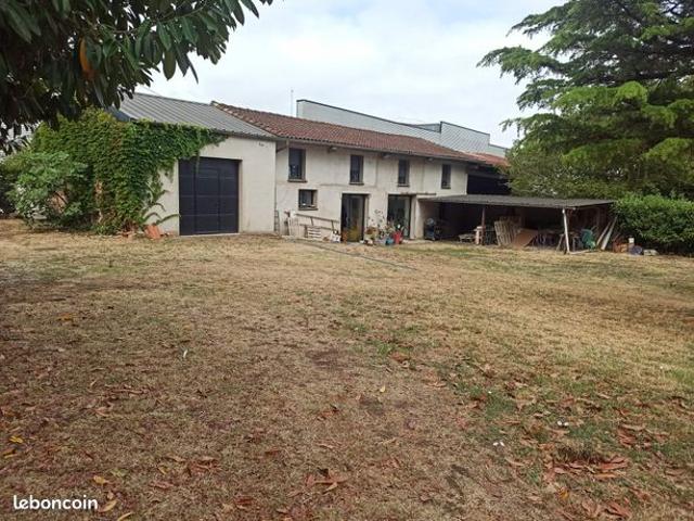 Maison 8 pièces 217 m²