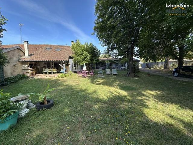 Maison 8 pièces 217 m²