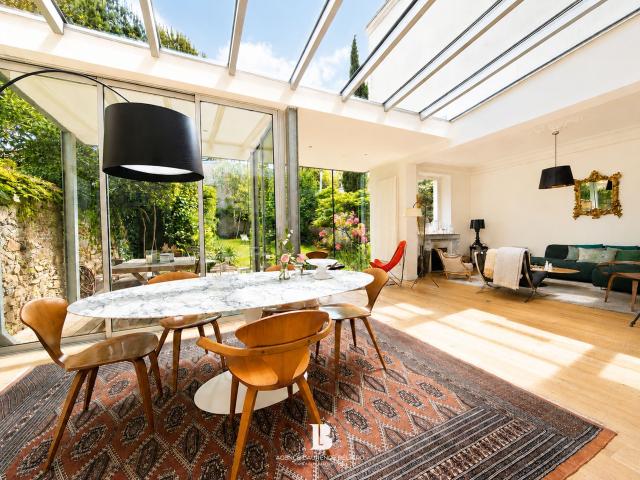 Maison 8 pièces 217 m²