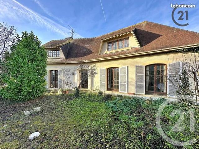 Maison 8 pièces 217 m²