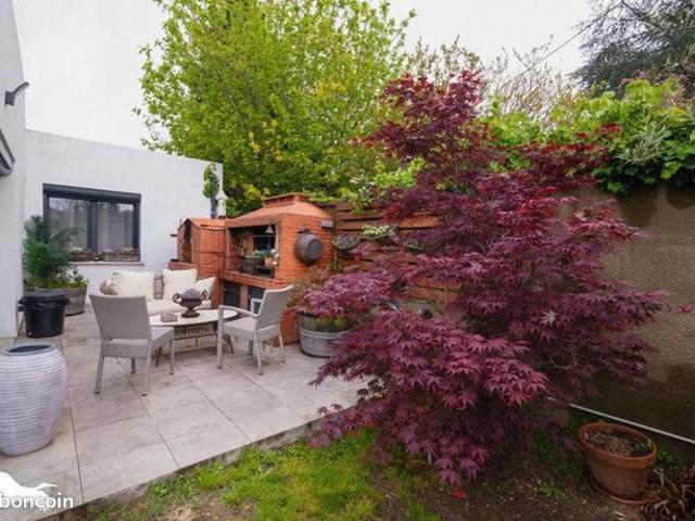 Maison 8 pièces 217 m²