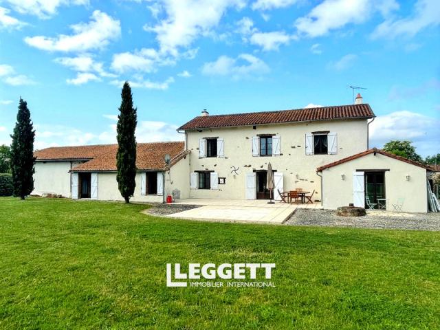 Maison 8 pièces 217 m²