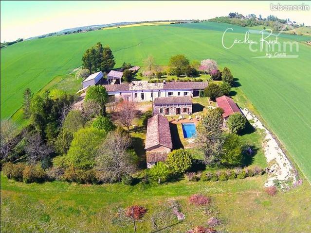 Maison 8 pièces 217 m²