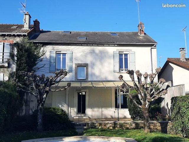 Maison 8 pièces 217 m²