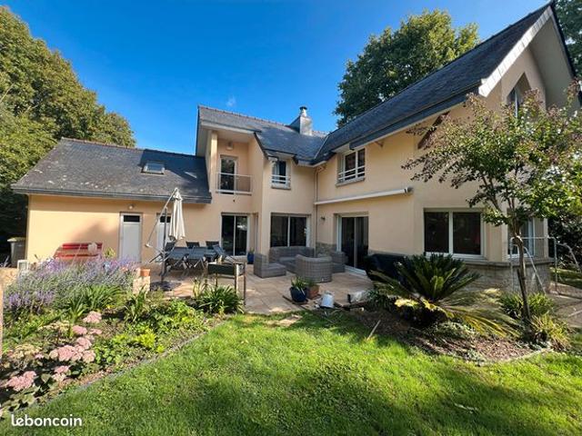 Maison 8 pièces 217 m²