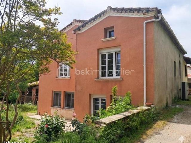 Maison 8 pièces 218 m²